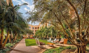 Property grounds - Sunny view in Irvine (Santa Ana)