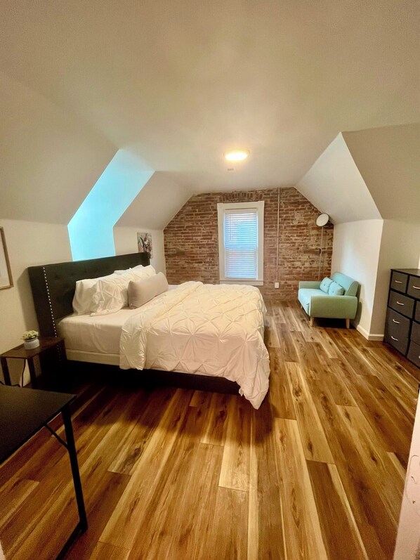 1 bedroom, desk, iron/ironing board, free WiFi