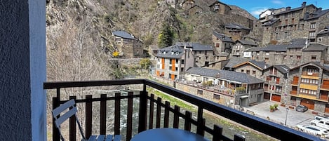 Twin kamer, uitzicht op rivier | Terras