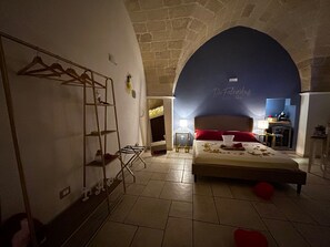 1 habitación, escritorio, wifi gratis y ropa de cama 