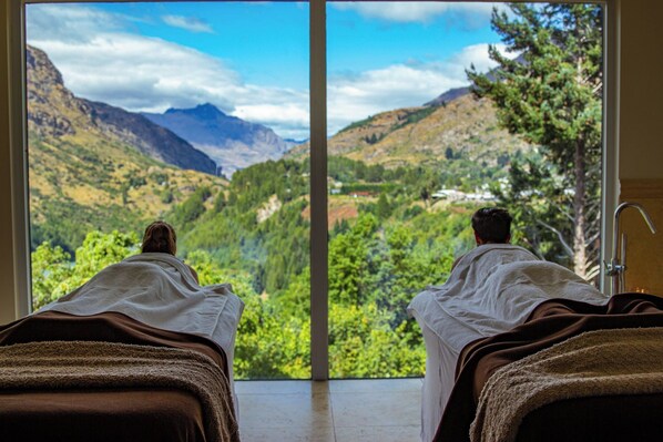 Couples treatment rooms, body treatments, deep-tissue massages - Coronet Ridge Resort (Arthur's Point)