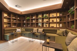 Library - Coronet Ridge Resort (Arthur's Point)