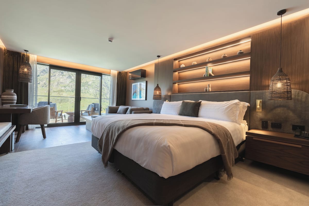 Superior Shotover View Room