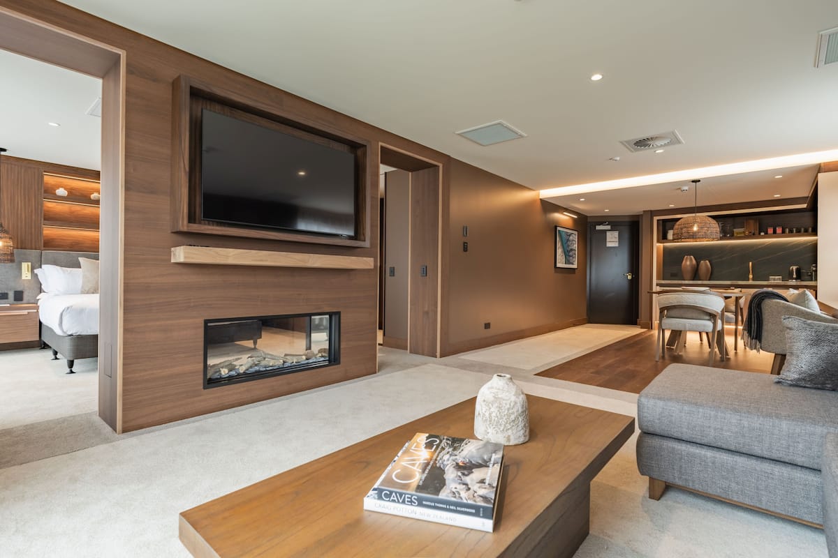 Executive Shotover Suite | Living area | 50-inch Smart TV with cable channels
