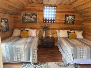 WiFi, bed sheets - Annie's Attic At Mountain River Ranch (Ririe)