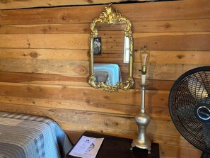 WiFi, bed sheets - Annie's Attic At Mountain River Ranch (Ririe)