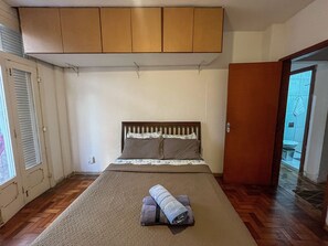 Apartamento | Cortinas opacas, wifi gratis, decoración individual