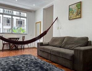 Basic Apartment | Living area