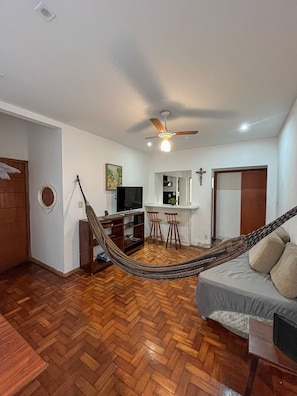 Apartment | Living area - Spacious apartment on Copacabana beach (Rio de Janeiro)