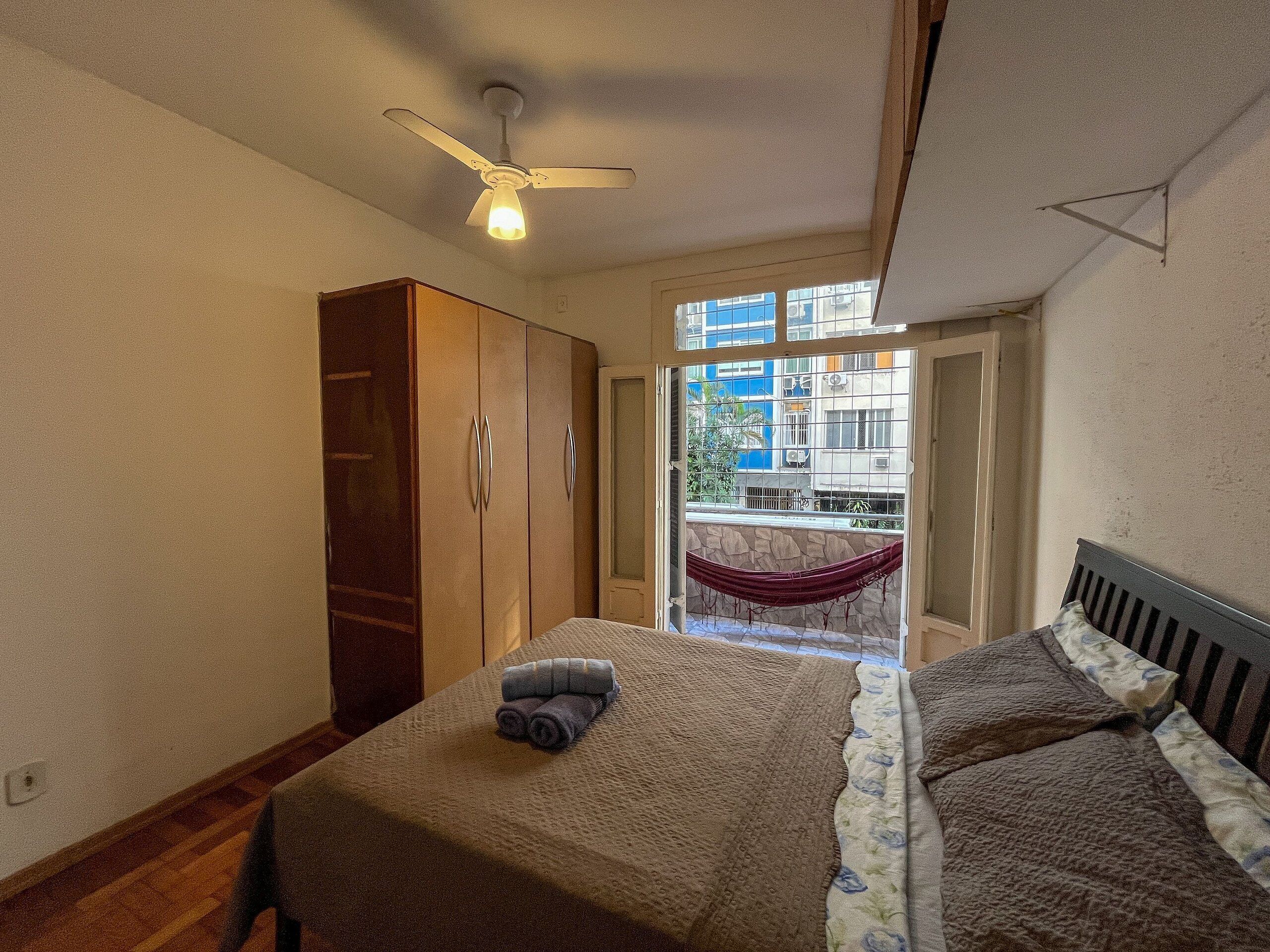 Apartment | Verdunkelungsvorhänge, kostenloses WLAN, individuell dekoriert
