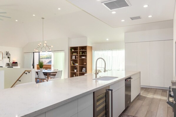 Apartment | 2 bedrooms, desk, Internet - Urban Art Loft - Historic DT Phoenix-chefs Kitchen (Phoenix)