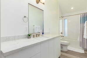 Apartment - Urban Art Loft - Historic DT Phoenix-chefs Kitchen (Phoenix)