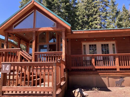 Cabin #14 at Hyatt Lake Resort