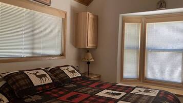 1 bedroom, bed sheets