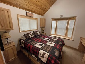 1 bedroom, bed sheets