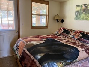 2 bedrooms, bed sheets