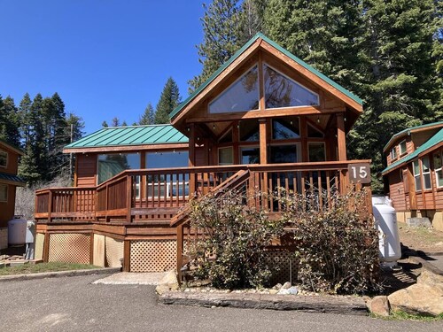 Cabin #15 at Hyatt Lake Resort