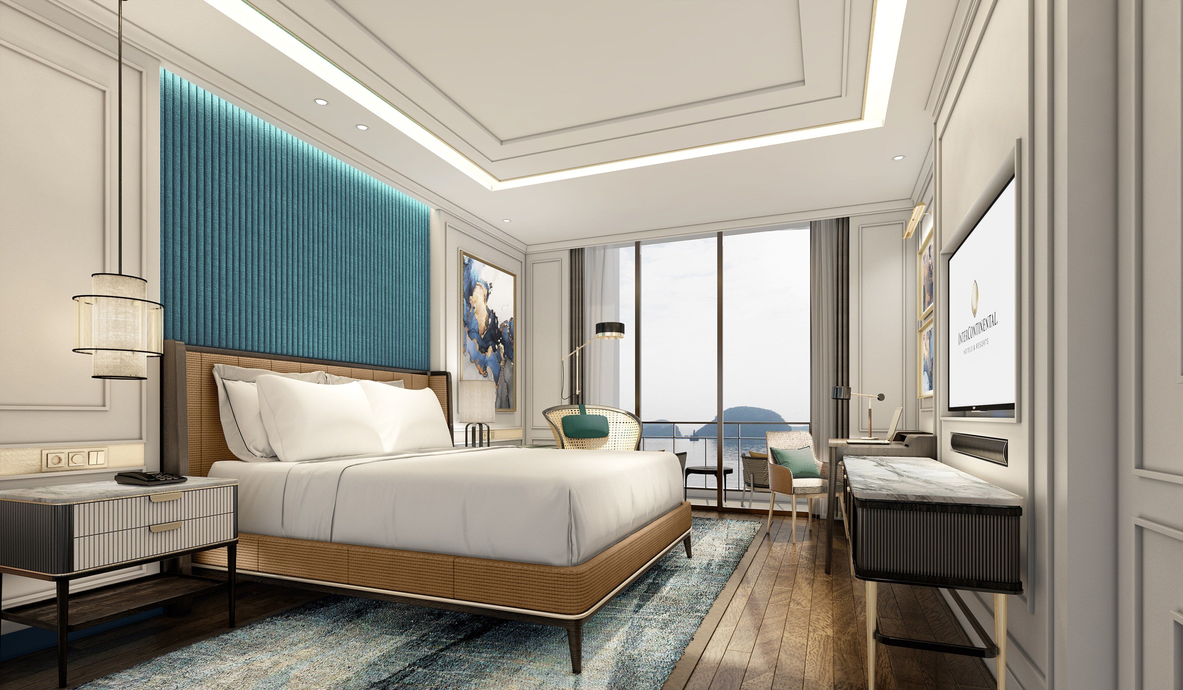 Minibarvarer (inkludert), skrivebord for bærbar PC og blendingsgardiner