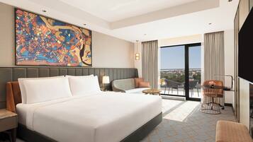 Premium Room, 1 King Bed, Balcony | Premium bedding, memory-foam beds, minibar, in-room safe