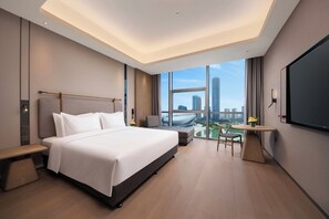 Down comforters, desk, blackout drapes, soundproofing - Holiday Inn Express Suzhou North Station by IHG (Suzhou)
