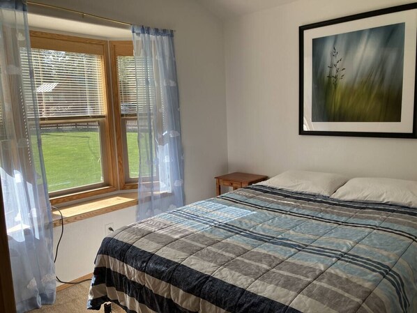 2 bedrooms, WiFi, bed sheets