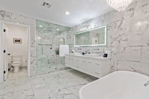 House | 4 bedrooms, Internet