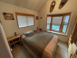 1 bedroom, bed sheets