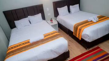 4 habitaciones, tabla de planchar con plancha, wifi y ropa de cama