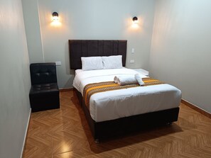 4 quartos, ferros/tábuas de passar roupa, Wi-Fi, roupa de cama