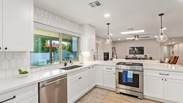 House | 4 bedrooms, Internet
