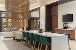 Interior - Staybridge Suites Montréal Airport - St-Laurent by IHG (Montreal)