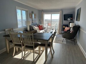 Smart TV - Updated Condo, Stunning Ocean Views, Pool Amenities and more (Ocean Isle Beach)