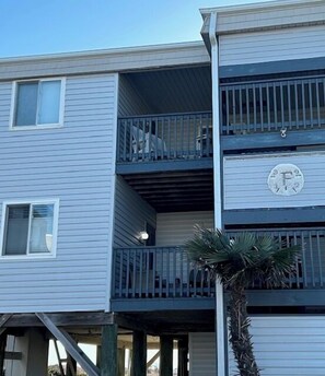 Exterior - Updated Condo, Stunning Ocean Views, Pool Amenities and more (Ocean Isle Beach)