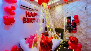 Deluxe Room | Laptop workspace, free WiFi