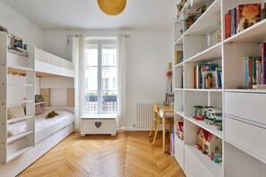 2 室のベッドルーム、インターネット、ベッドシーツ