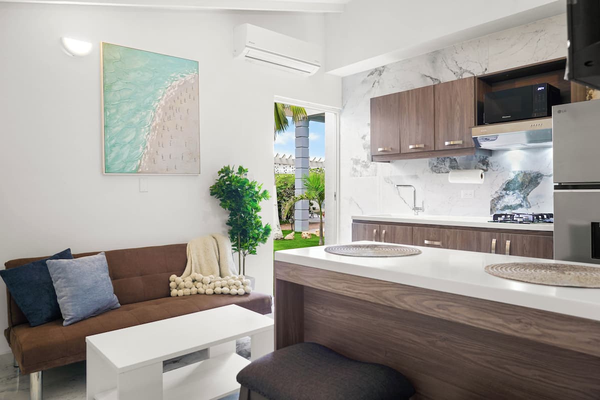 Apartment, 2 Bedrooms, Kitchen | Living area