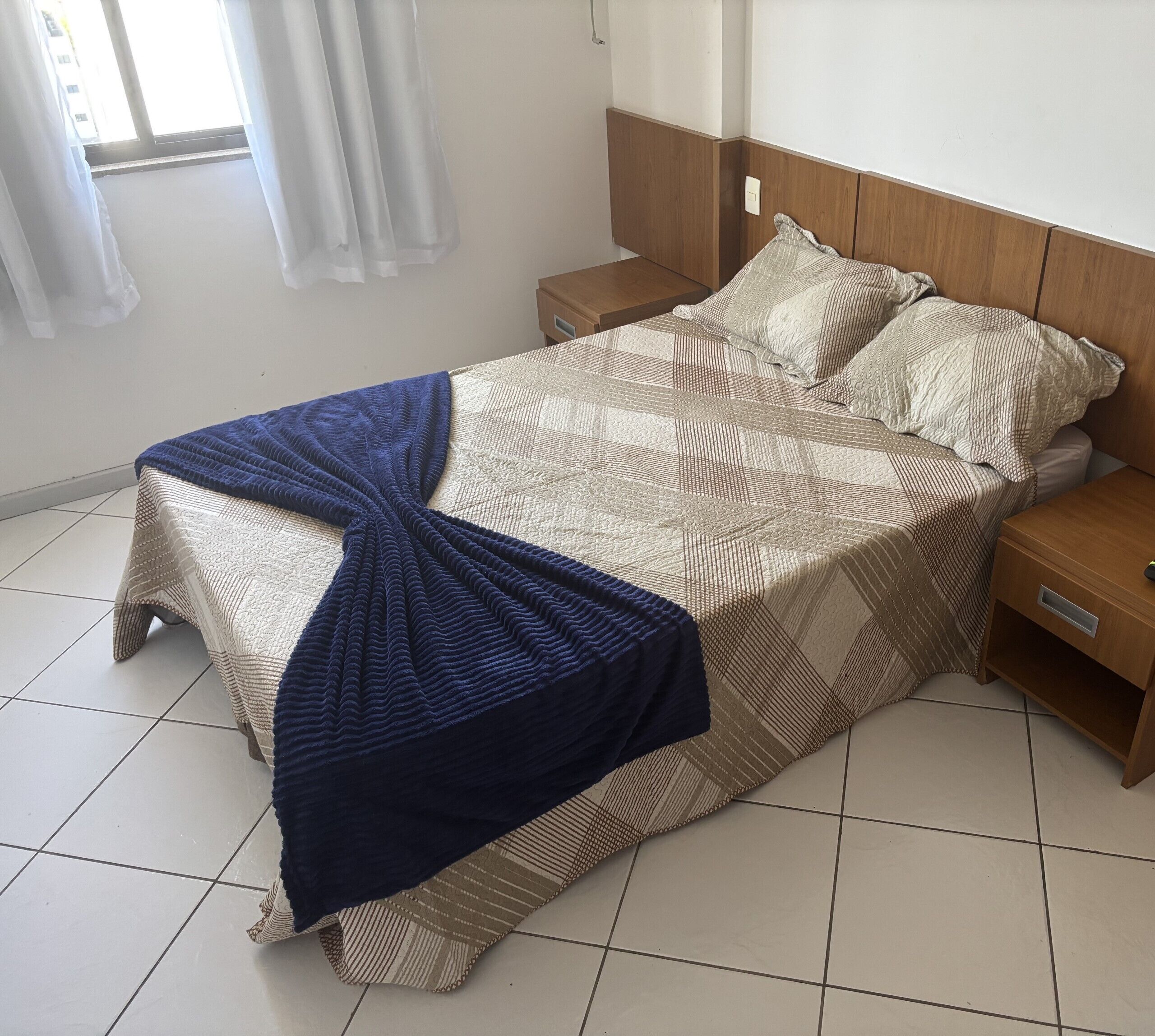 Apartamento conforto, varanda coberta, vista para a cidade | 1 quarto, Wi-Fi de cortesia