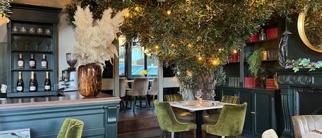 Cottage | Bar (on property)