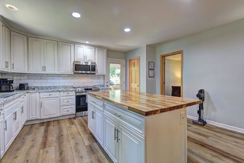 Hike & Swim: Hideaway < 10 Mi to Pine Mountain