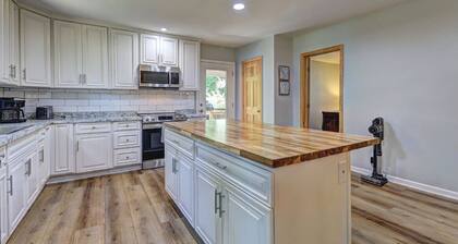 Hike & Swim: Hideaway < 10 Mi to Pine Mountain