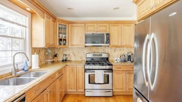 Microones, forn, placa de cuina i rentaplats