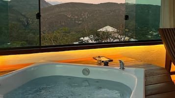 Bañera de hidromasaje privada