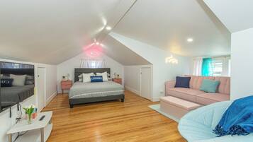 4 habitaciones, tabla de planchar con plancha, wifi y ropa de cama