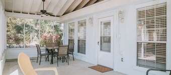 The Jeff - perfect location in Ocean Springs. Walk to downtown! Near the beach!