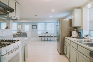 Fridge, microwave, oven, stovetop - 2BR/2BA in PERFECT location! Walk to Downtown! Near the beach! The Jeff (Ocean Springs)