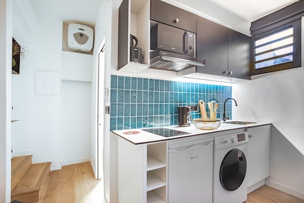 Monolocale comfort, bagno in camera (Kobe) | Cucina condivisa