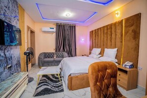 Junior Room, Balcony, City View | Desk, laptop workspace, blackout drapes, soundproofing - Everlasting Hotels and Garden  (Ibadan)