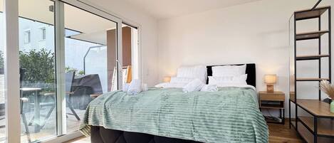 3 habitaciones, tabla de planchar con plancha, cuna de viaje y wifi