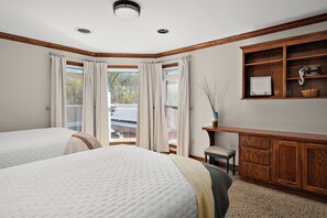 8 bedrooms, WiFi, bed sheets