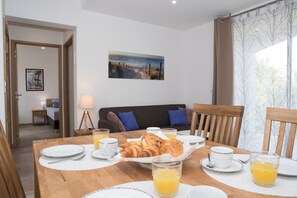 126-cm flat-screen TV with satellite channels, TV - Les Mûriers (Calvi)